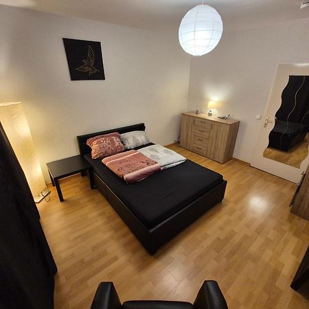 Schoene 3 Schlafzimmer Wohnung Mit 4 Dopplbetten Берлін Екстер'єр фото
