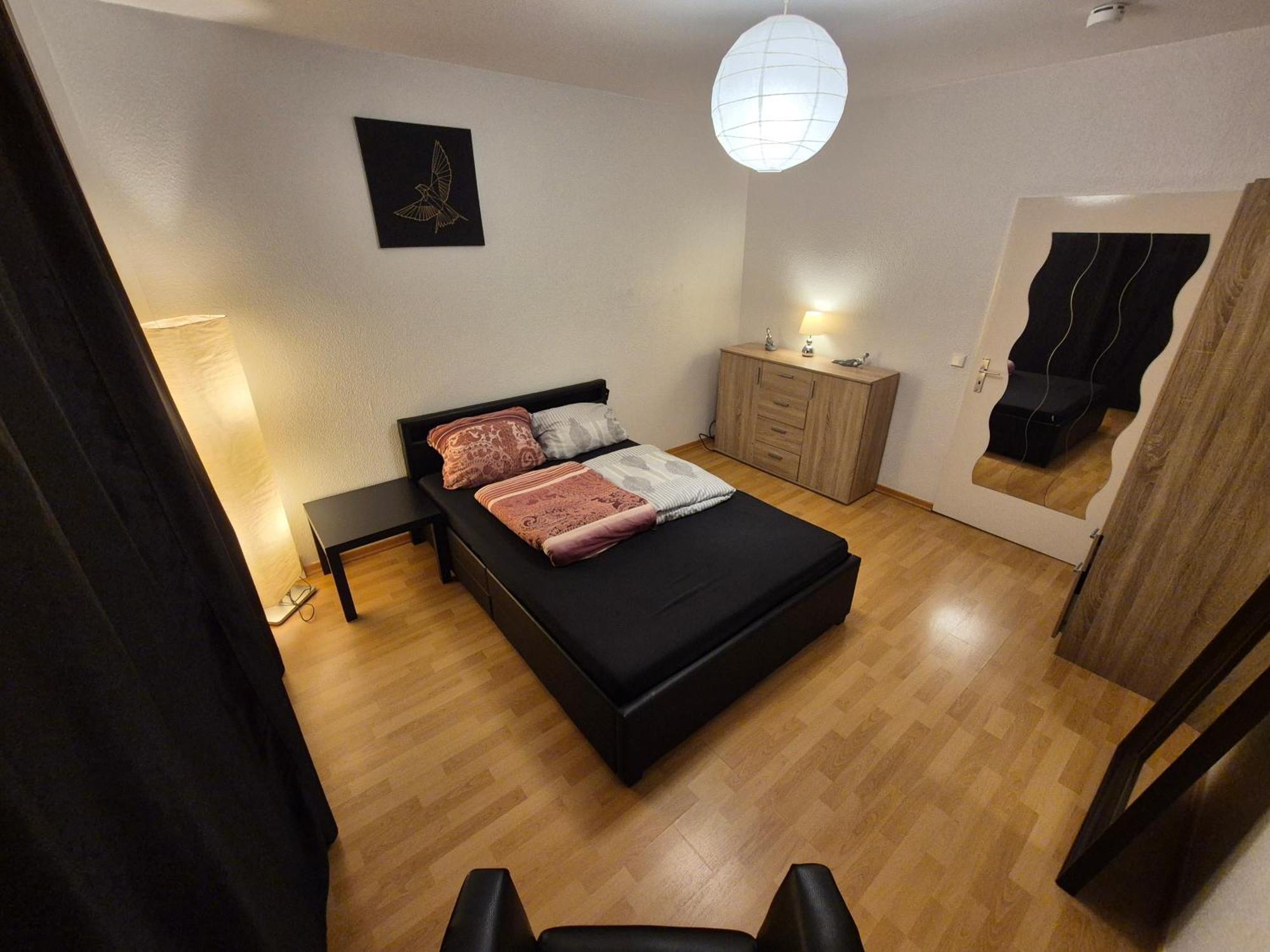 Schoene 3 Schlafzimmer Wohnung Mit 4 Dopplbetten Берлін Екстер'єр фото