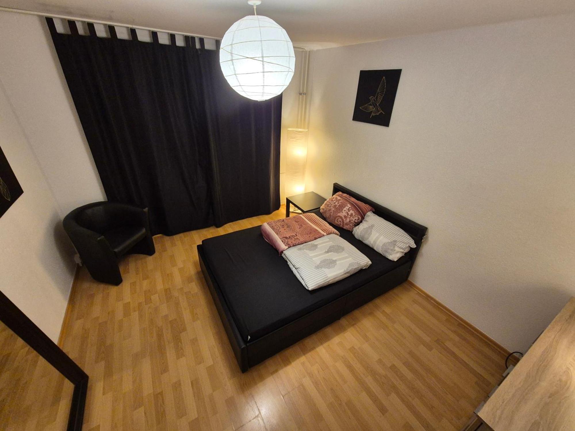 Schoene 3 Schlafzimmer Wohnung Mit 4 Dopplbetten Берлін Екстер'єр фото